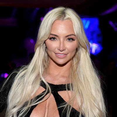 Lindsey Pelas Age, Net Worth, Bio, Height [Updated。